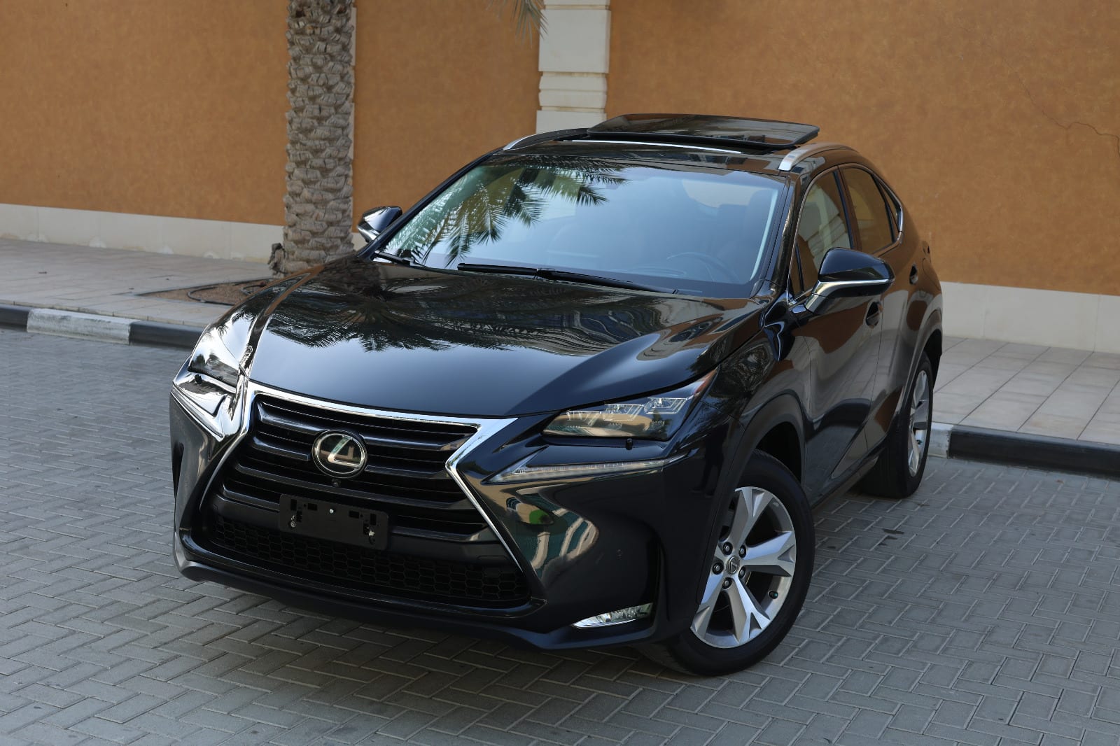 Lexus NX-Series-NX200t-2017-137000KM-GCC SPECS-EXCELLENT CONDITION - Thumbnail 2
