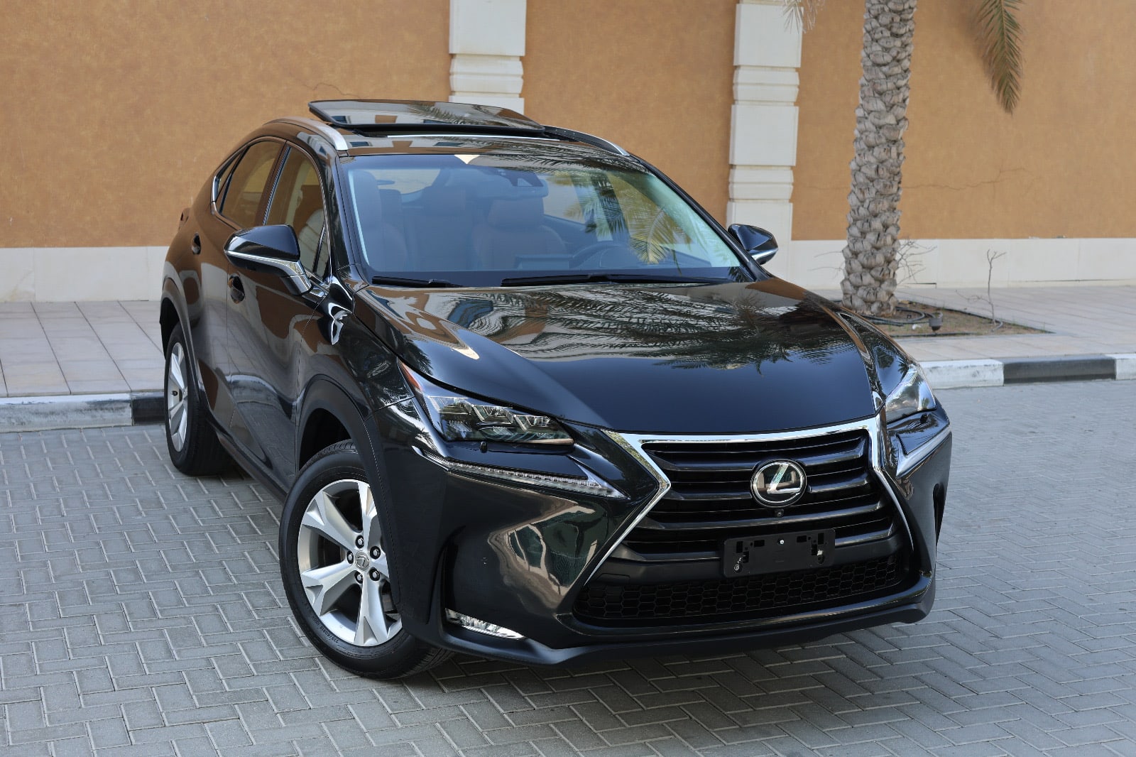 Lexus NX-Series-NX200t-2017-137000KM-GCC SPECS-EXCELLENT CONDITION - Thumbnail 3