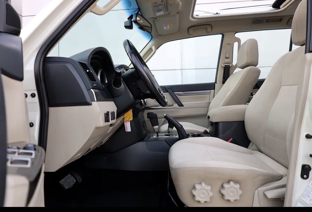 Mitsubishi Pajero GLS-2022-60,000KM-GCC Specs-Excellent Condition  - Thumbnail 8