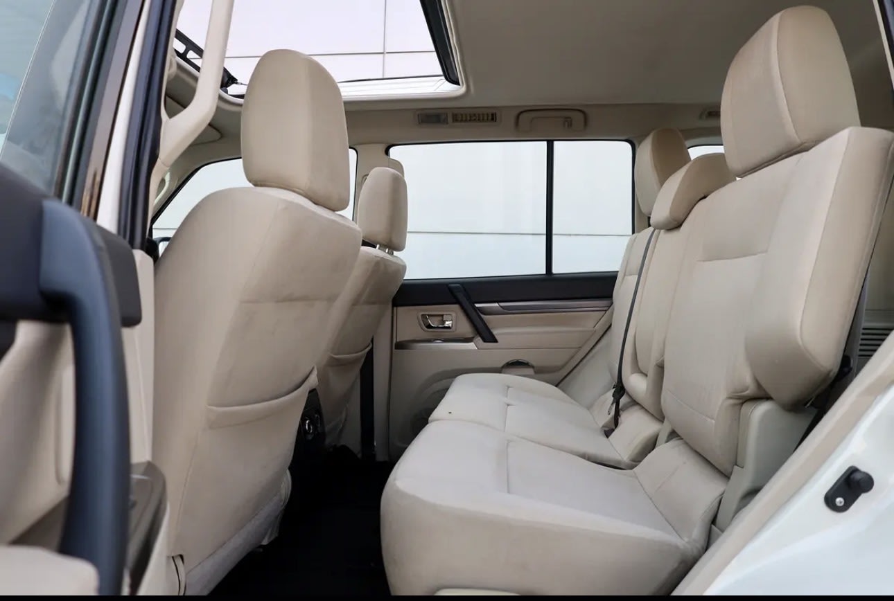 Mitsubishi Pajero GLS-2022-60,000KM-GCC Specs-Excellent Condition  - Thumbnail 14