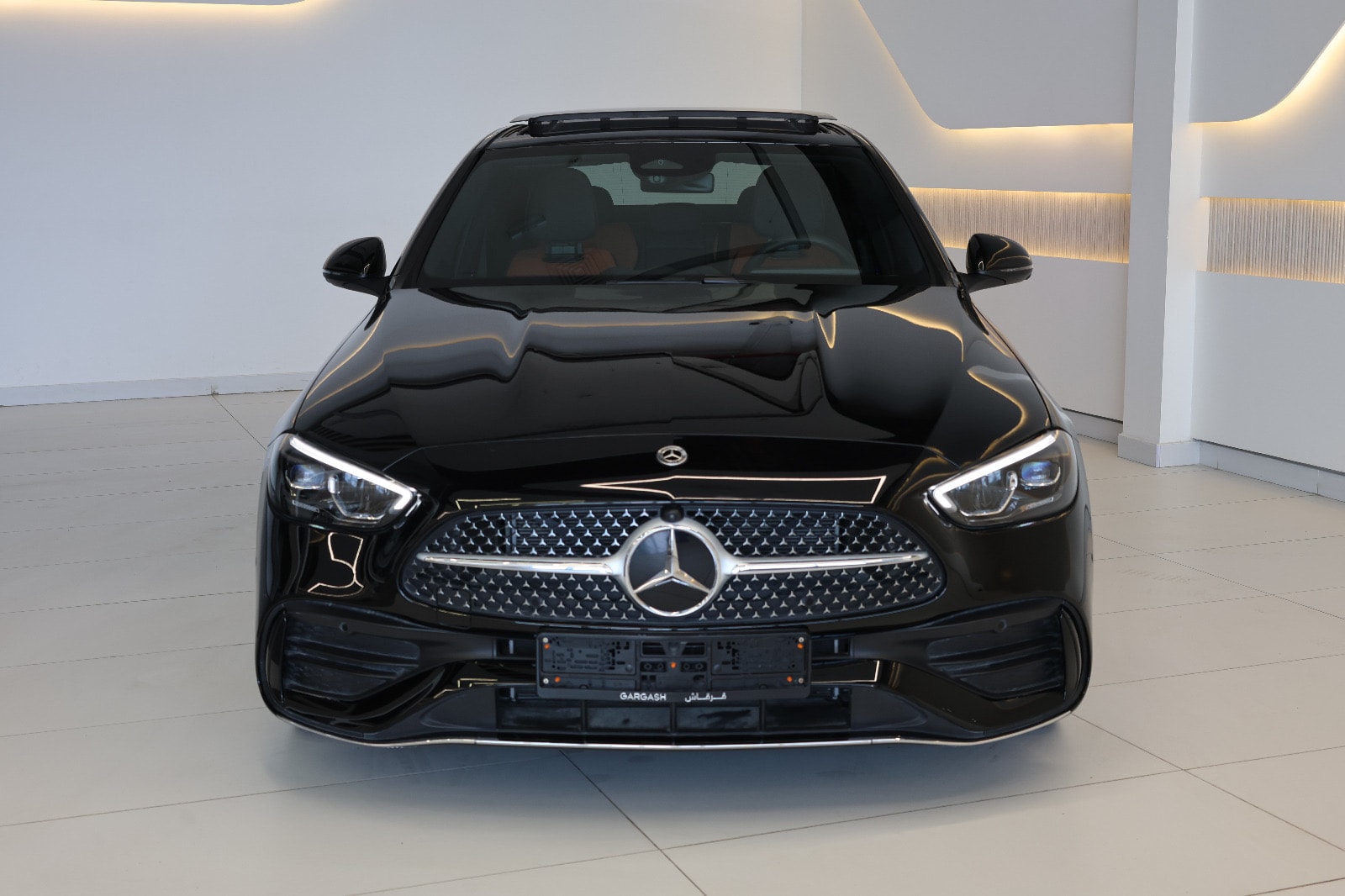 Mercedes-Benz C200-2025-3900KM-GCC Specs-Under warranty & Seems-Brand new - Thumbnail 5