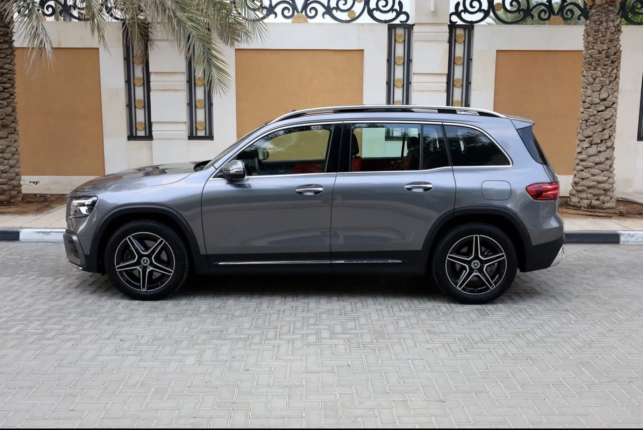 Mercedes-Benz GLB 250-4 Matic AMG -Under warranty &service  - Thumbnail 5