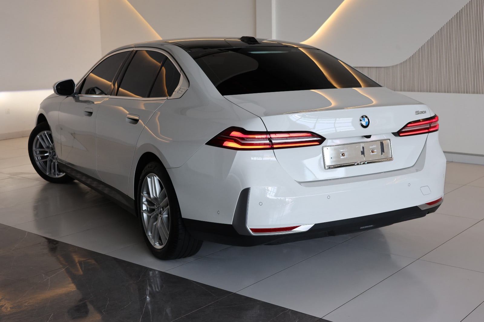 2026 BMW 520i - Thumbnail 4