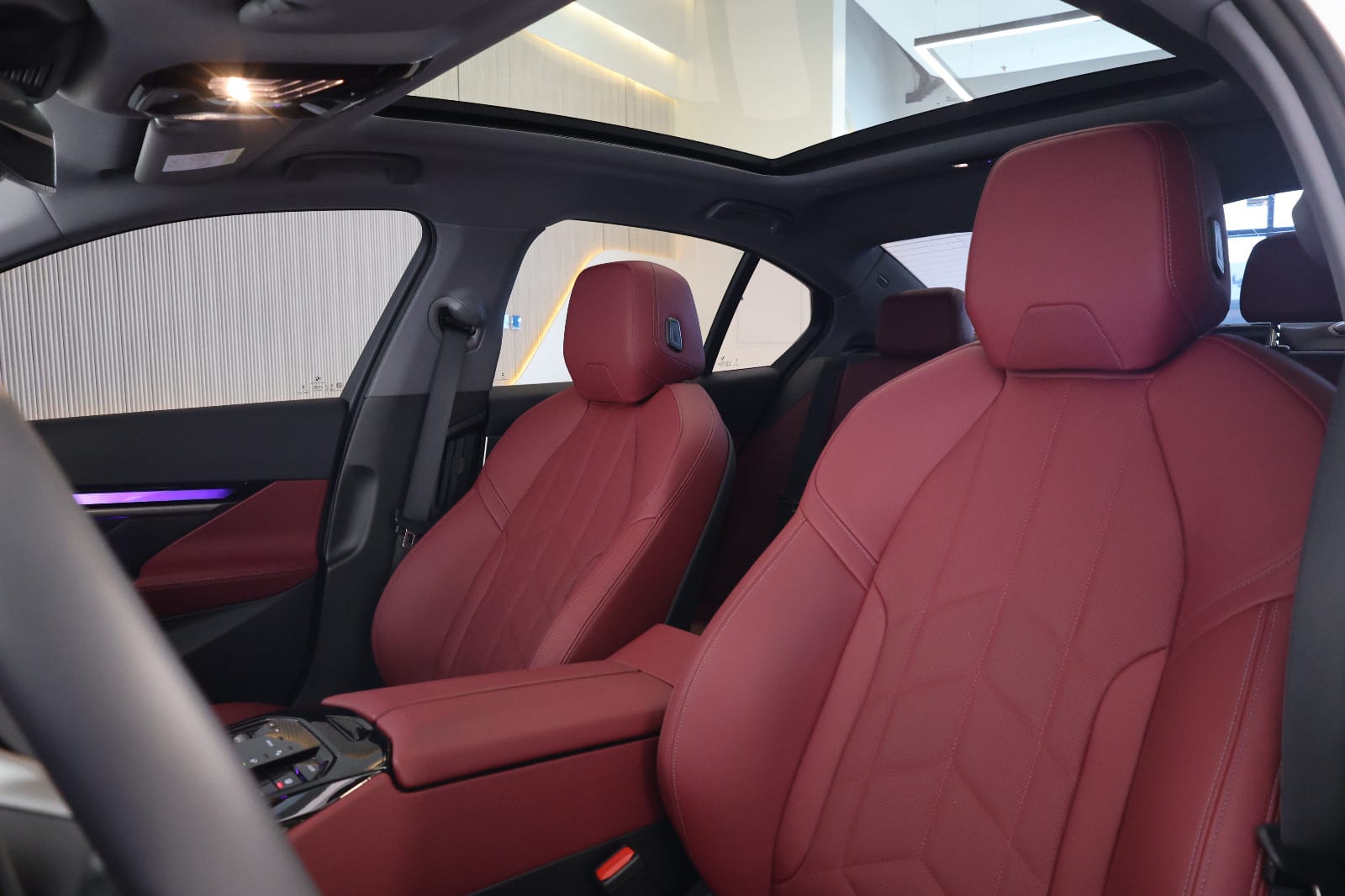 2026 BMW 520i - Thumbnail 9