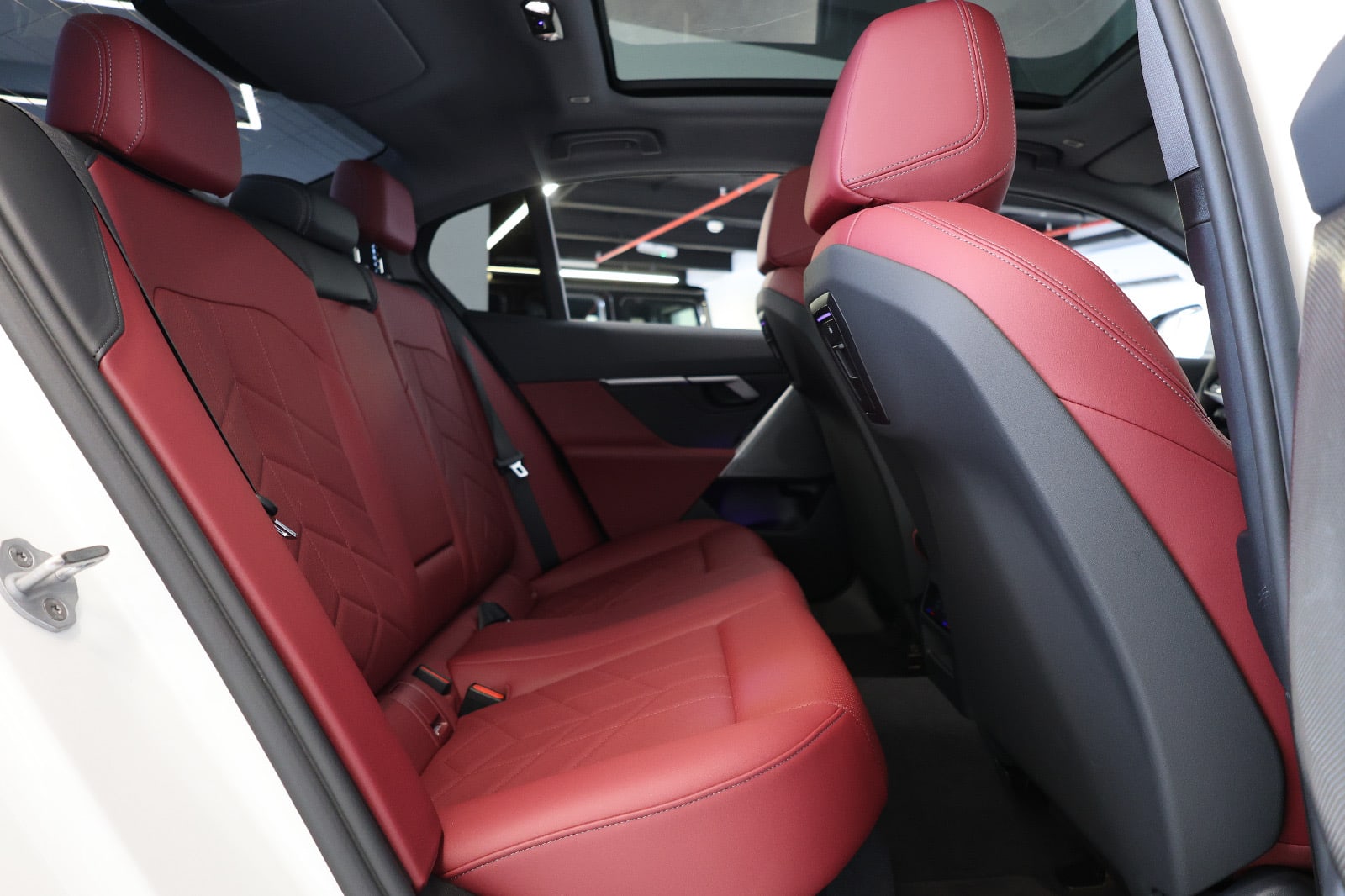 2026 BMW 520i - Thumbnail 17