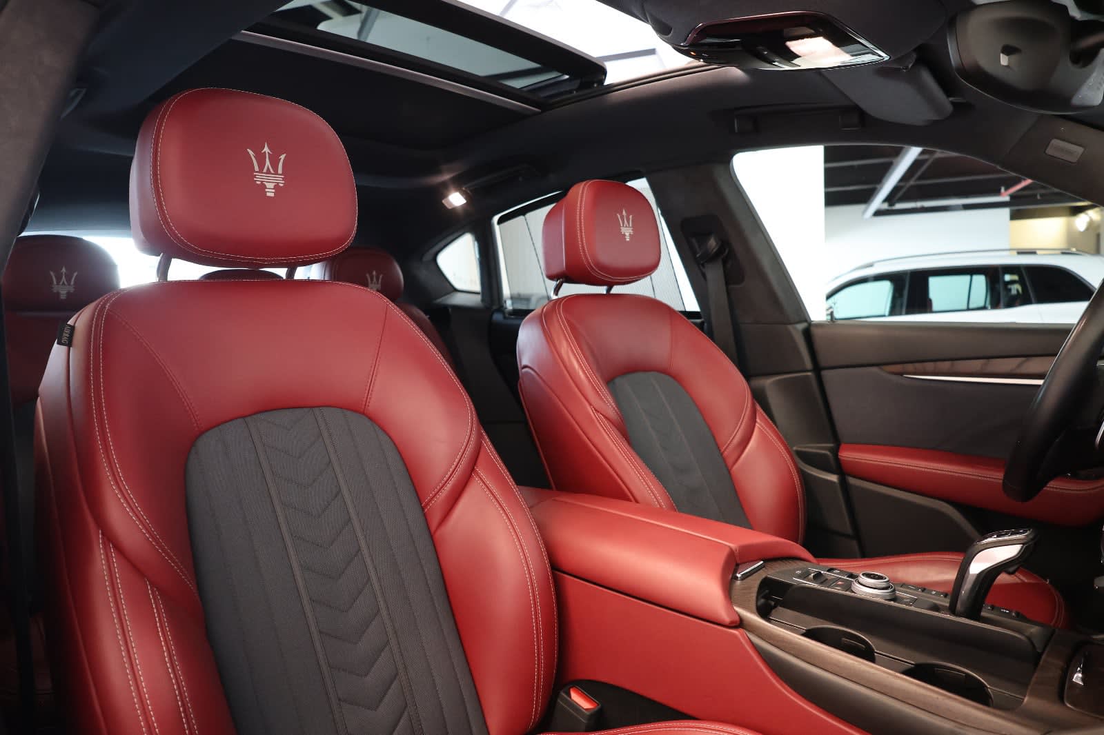 Maserati Levante SQ4 granlusso -2019 -132000KM- GCC Specs-Excellent Condition  - Thumbnail 15
