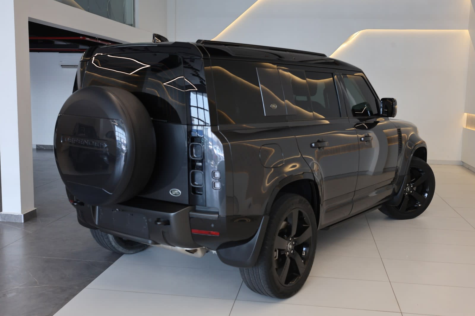 2023 Land Rover Defender 110 S. - GCC spec - 63000KM-Excellent condition. - Thumbnail 3