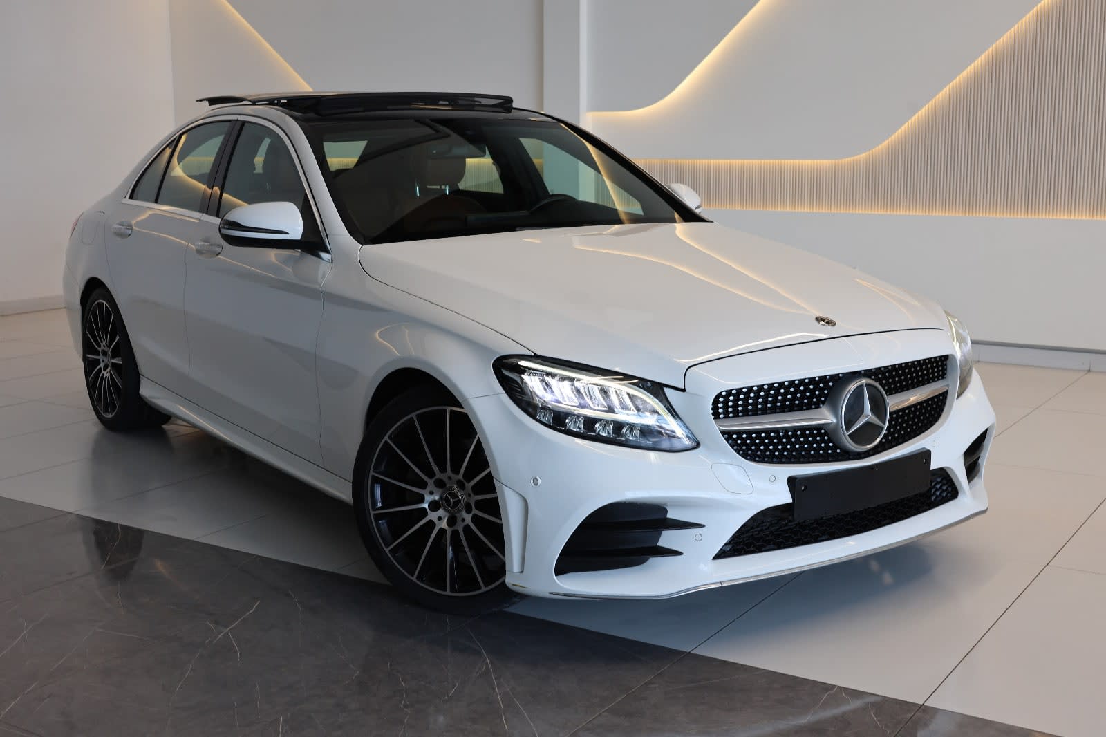 Mercedes-Benz C-Class C200 2020 | GCC Specs | Pristine Condition - Image 1