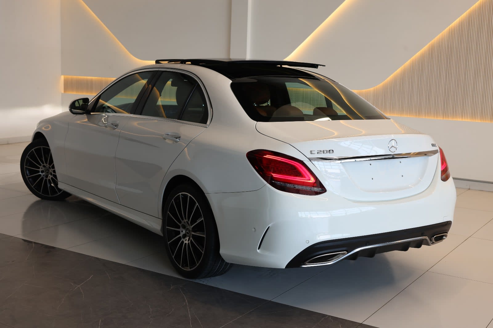 Mercedes-Benz C-Class C200 2020 | GCC Specs | Pristine Condition - Thumbnail 3