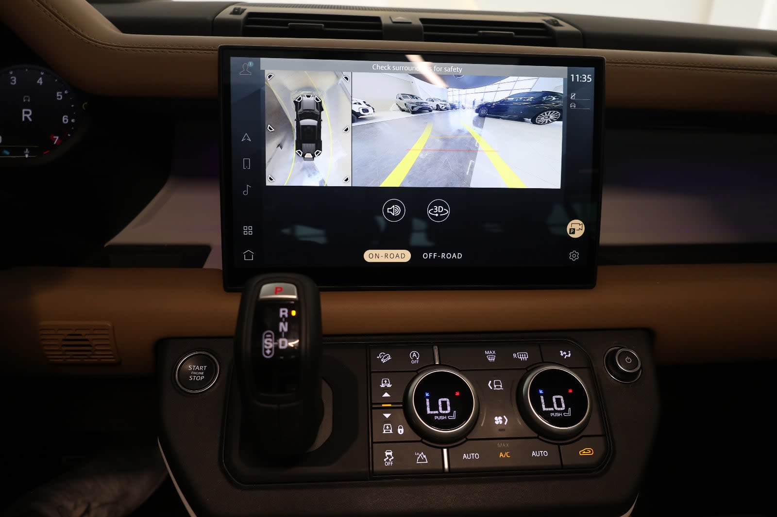 2025 Land Rover Defender 110 X-Dynamic HSE | GCC Specs | 32000KM - Thumbnail 13