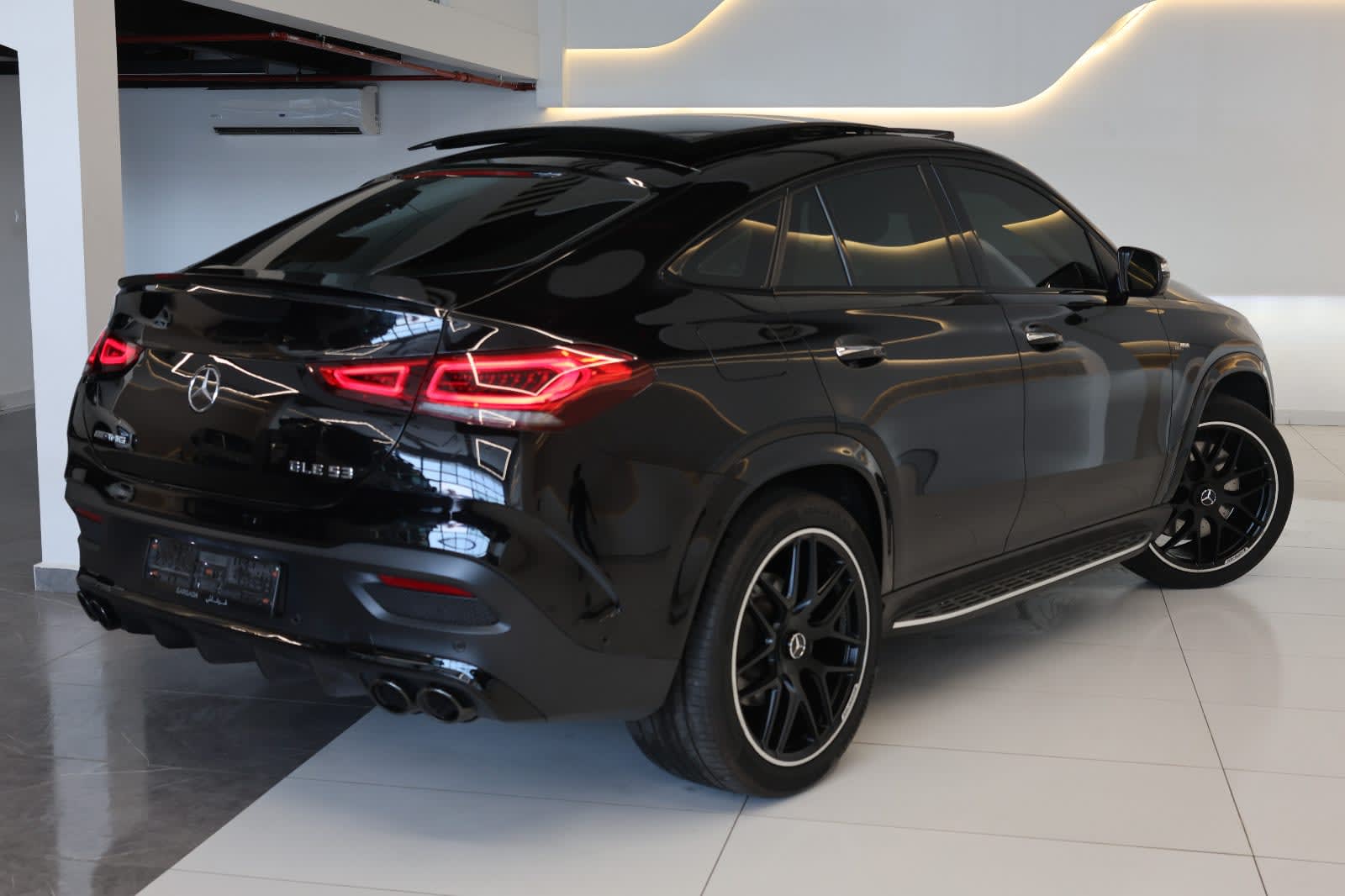 2023 Mercedes-Benz GLE 53 4MATIC+ Coupe |42000km/ GCC Specs | Pristine Condition - Thumbnail 7