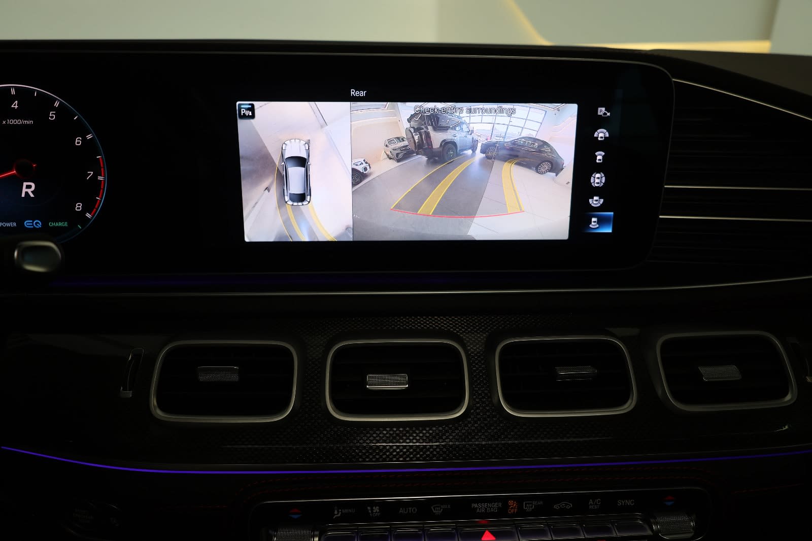 2023 Mercedes-Benz GLE 53 4MATIC+ Coupe |42000km/ GCC Specs | Pristine Condition - Thumbnail 12