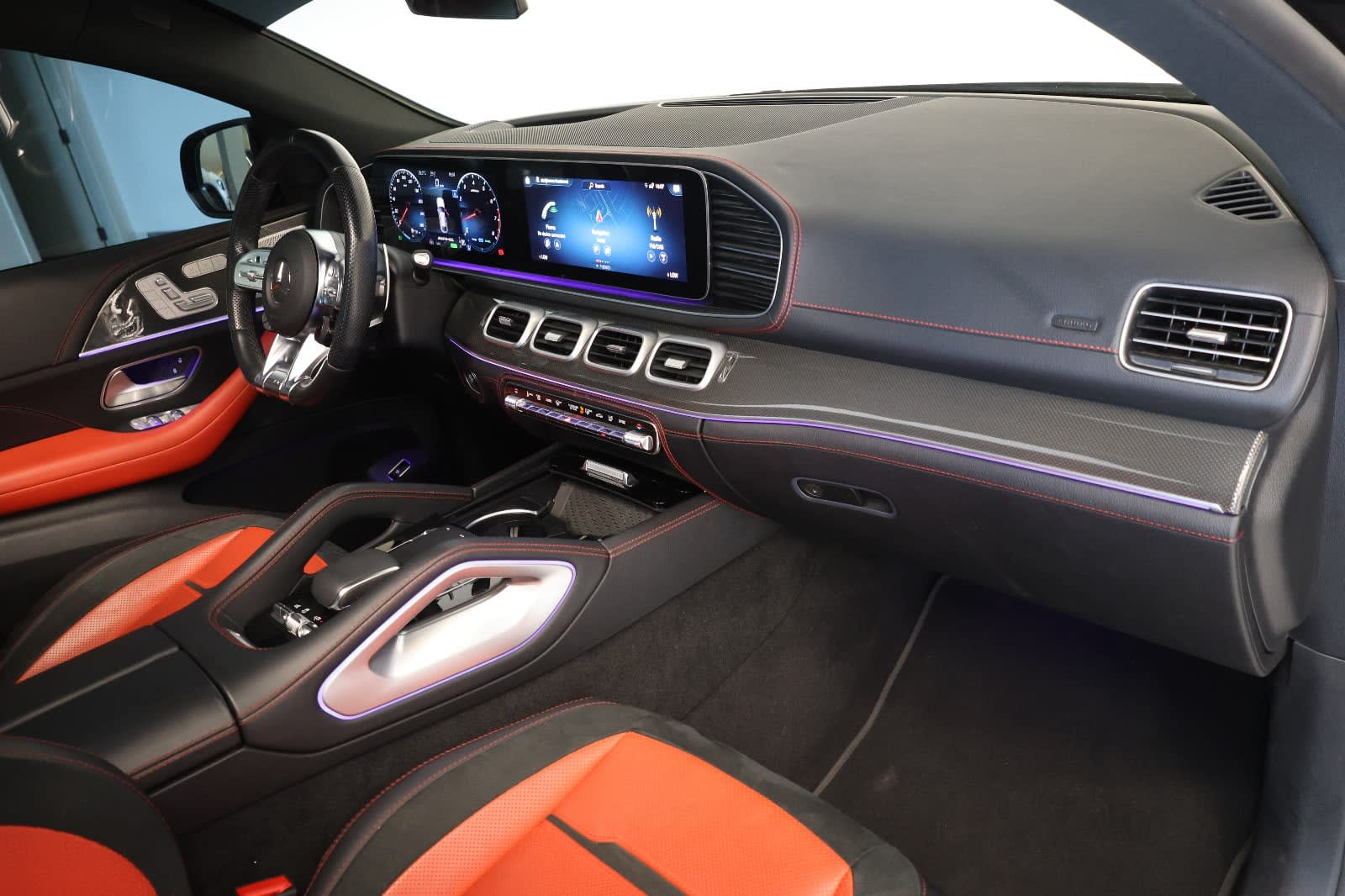 2023 Mercedes-Benz GLE 53 4MATIC+ Coupe |42000km/ GCC Specs | Pristine Condition - Thumbnail 15