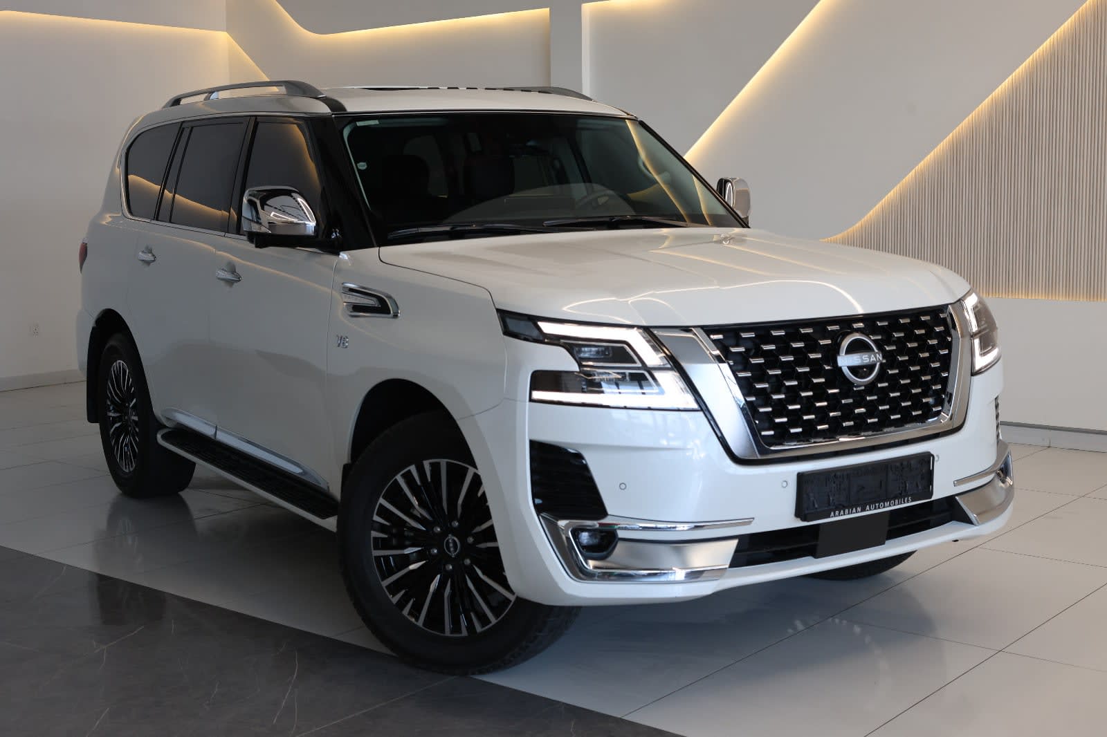 Nissan Patrol LE Platinum City 2024 GCC Specs-44000km-Under warranty & service-Pristine condition - Image 1