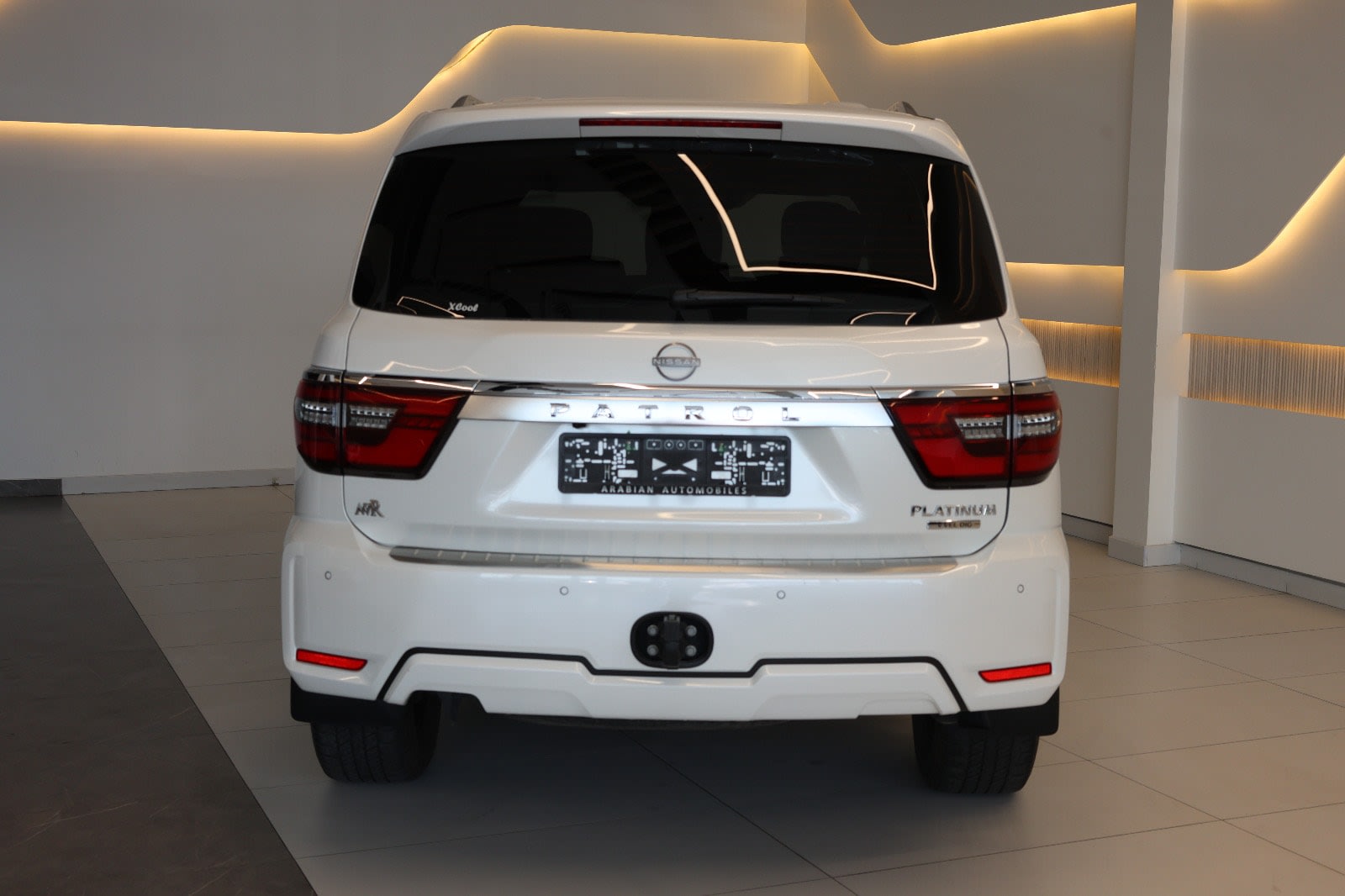 Nissan Patrol LE Platinum City 2024 GCC Specs-44000km-Under warranty & service-Pristine condition - Thumbnail 5