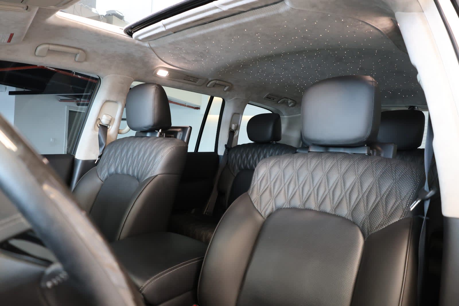 Nissan Patrol LE Platinum City 2024 GCC Specs-44000km-Under warranty & service-Pristine condition - Thumbnail 10