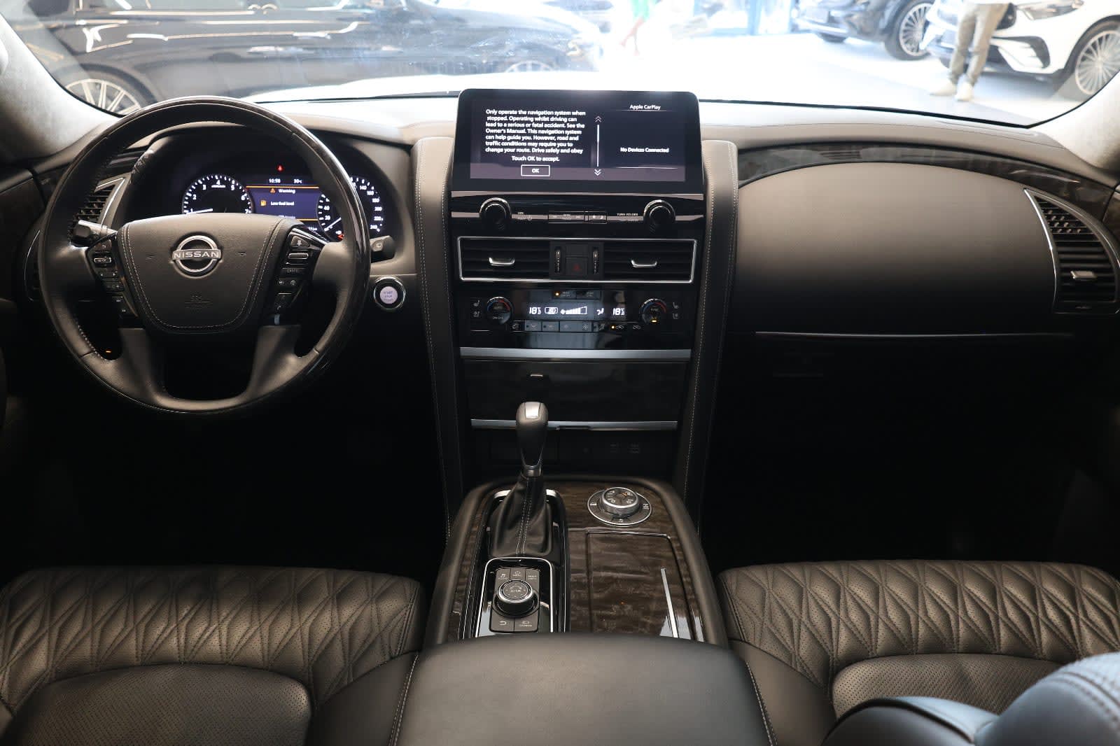 Nissan Patrol LE Platinum City 2024 GCC Specs-44000km-Under warranty & service-Pristine condition - Thumbnail 13