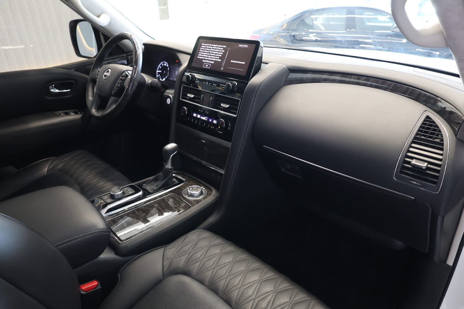 Nissan Patrol LE Platinum City 2024 GCC Specs-44000km-Under warranty & service-Pristine condition - Thumbnail 14