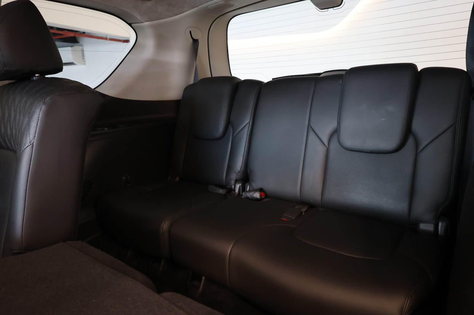 Nissan Patrol LE Platinum City 2024 GCC Specs-44000km-Under warranty & service-Pristine condition - Thumbnail 18