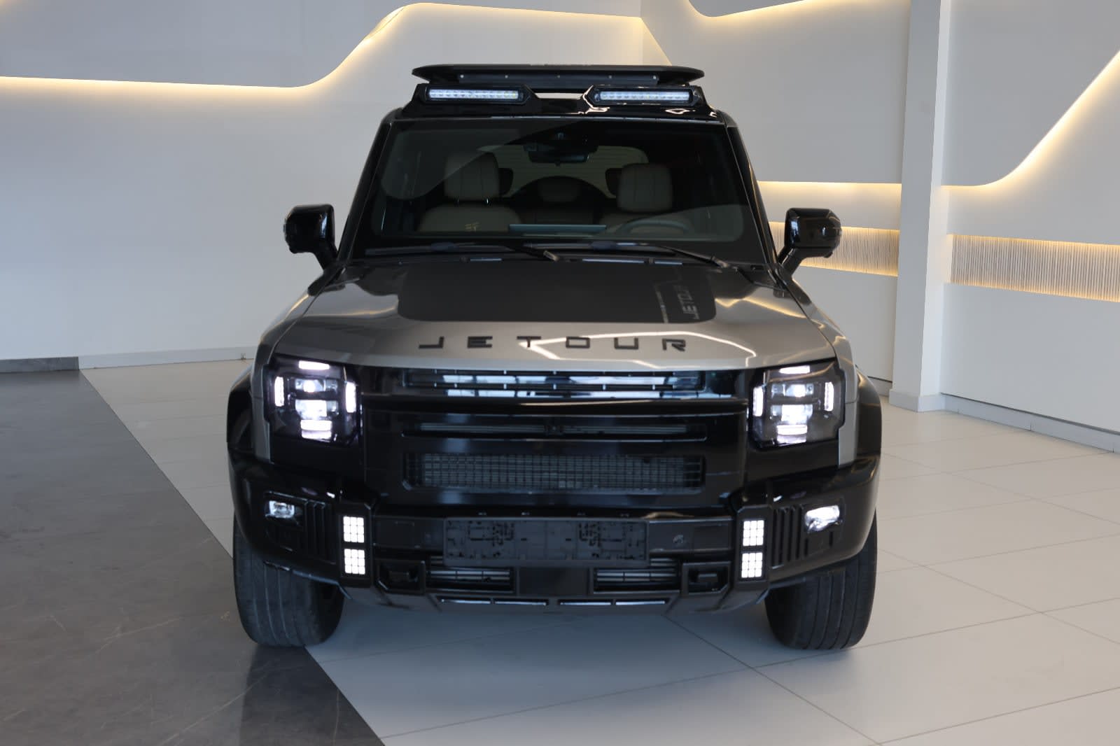 Jetour T2 Luxury Plus 2025 GCC Specs-17000km--Under warranty-Pristine condition - Image 1