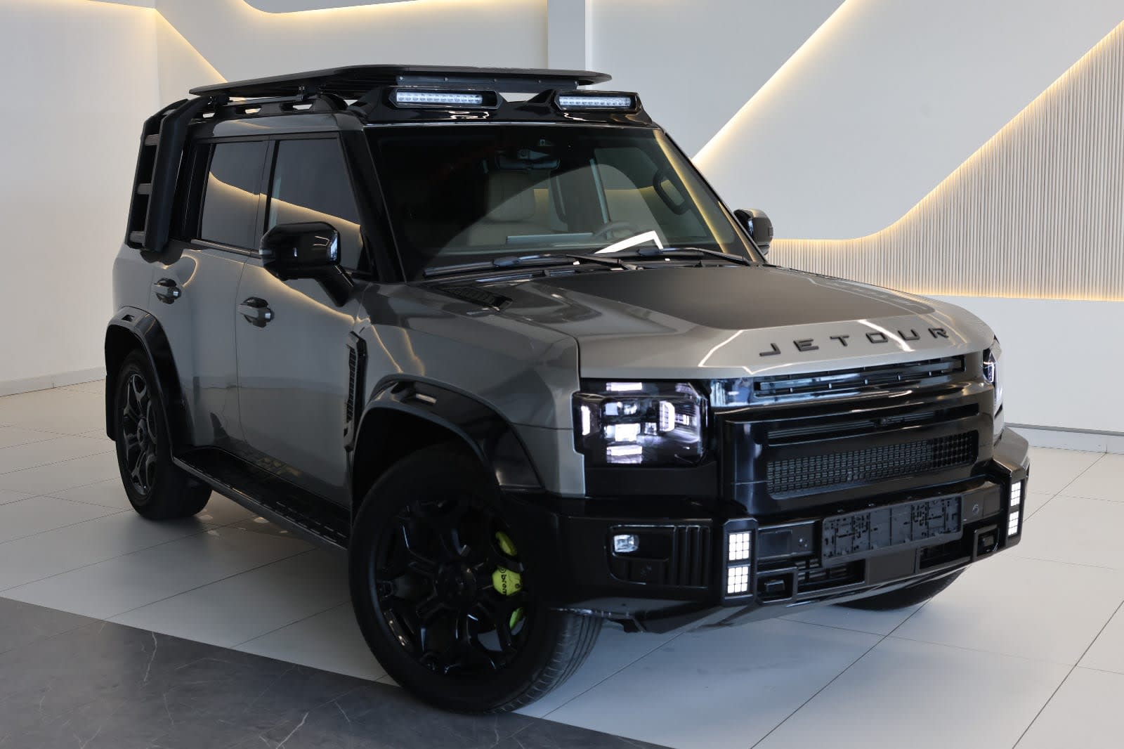 Jetour T2 Luxury Plus 2025 GCC Specs-17000km--Under warranty-Pristine condition - Thumbnail 3