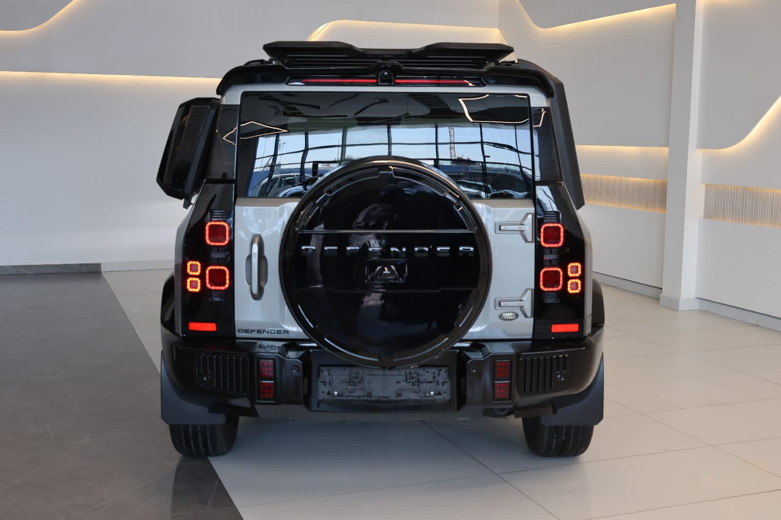Jetour T2 Luxury Plus 2025 GCC Specs-17000km--Under warranty-Pristine condition - Thumbnail 4