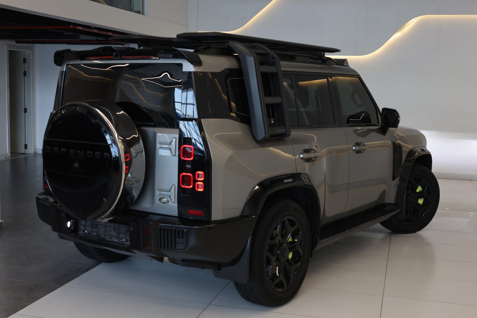 Jetour T2 Luxury Plus 2025 GCC Specs-17000km--Under warranty-Pristine condition - Thumbnail 5