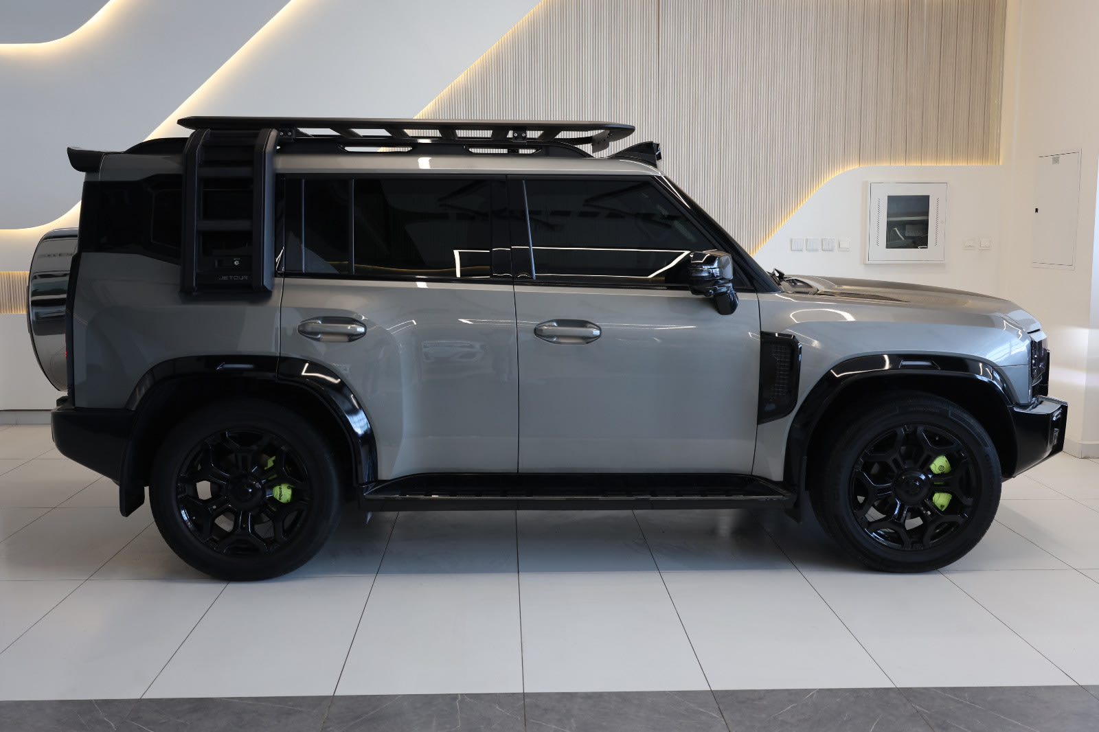 Jetour T2 Luxury Plus 2025 GCC Specs-17000km--Under warranty-Pristine condition - Thumbnail 7