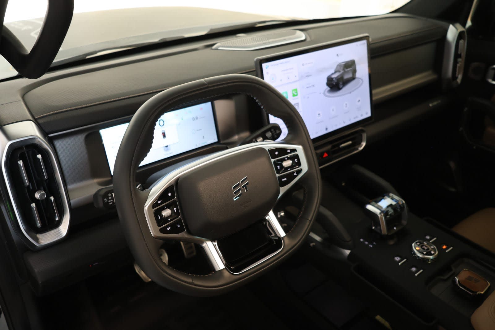 Jetour T2 Luxury Plus 2025 GCC Specs-17000km--Under warranty-Pristine condition - Thumbnail 11
