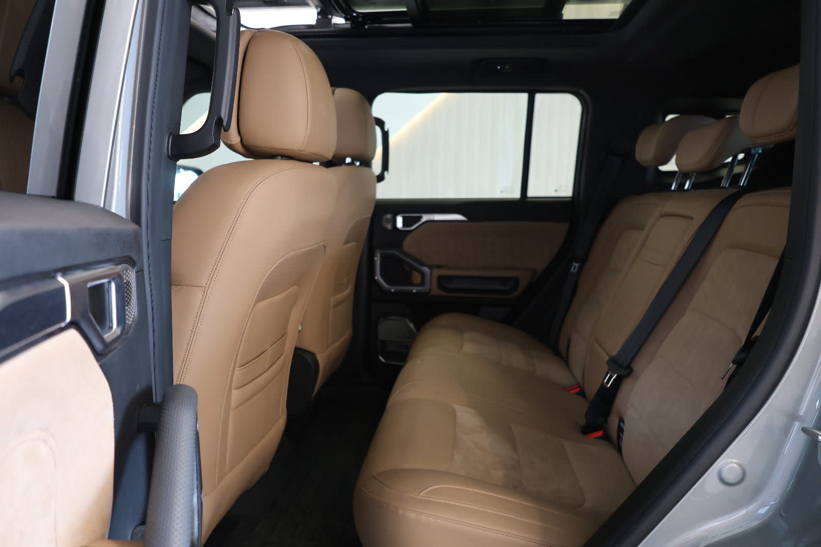 Jetour T2 Luxury Plus 2025 GCC Specs-17000km--Under warranty-Pristine condition - Thumbnail 19