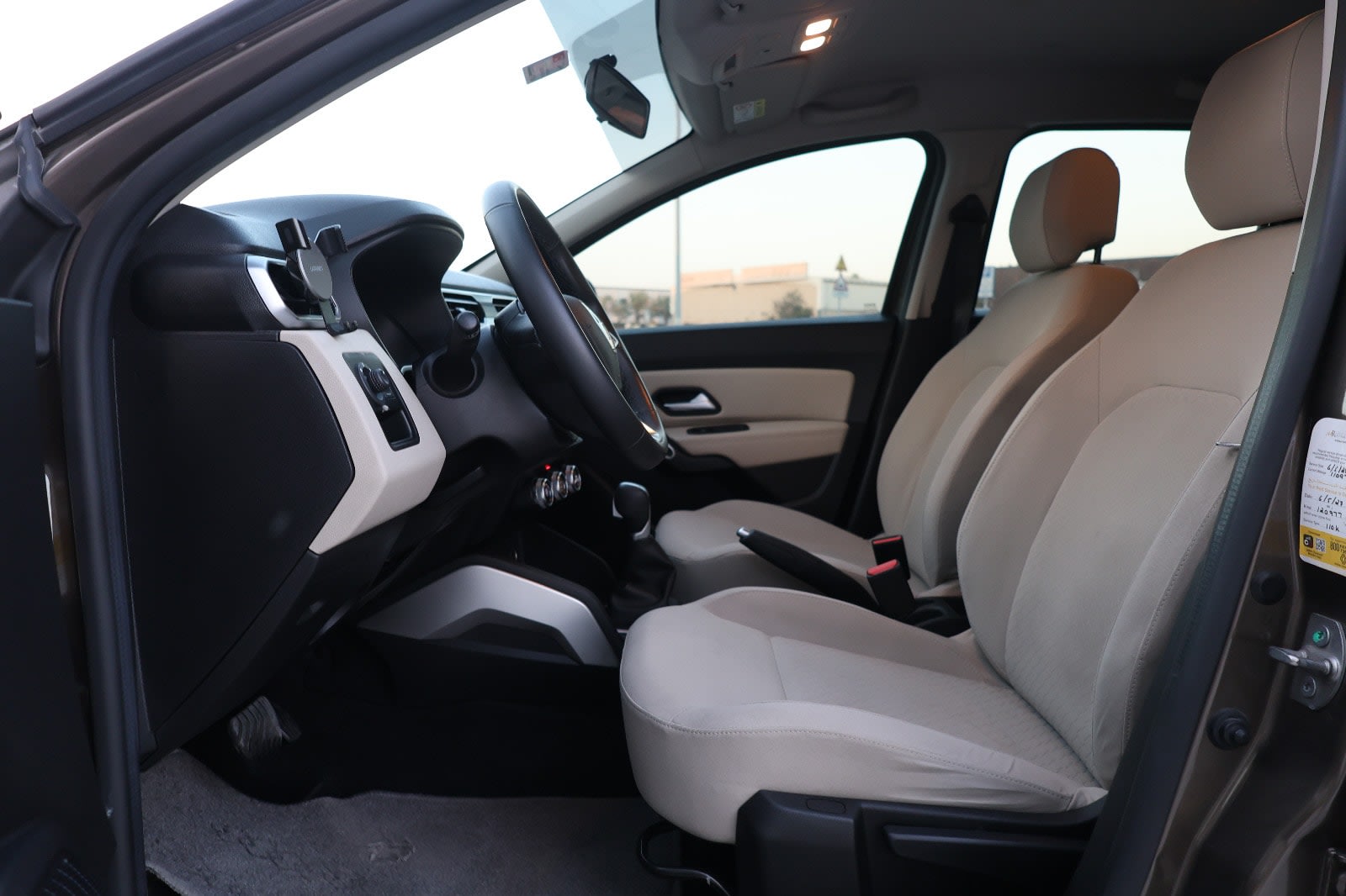 Renault Duster LE 2020 GCC Specs - Fully Loaded SUV-112000KM-EXCELLENT CONDITION - Thumbnail 9