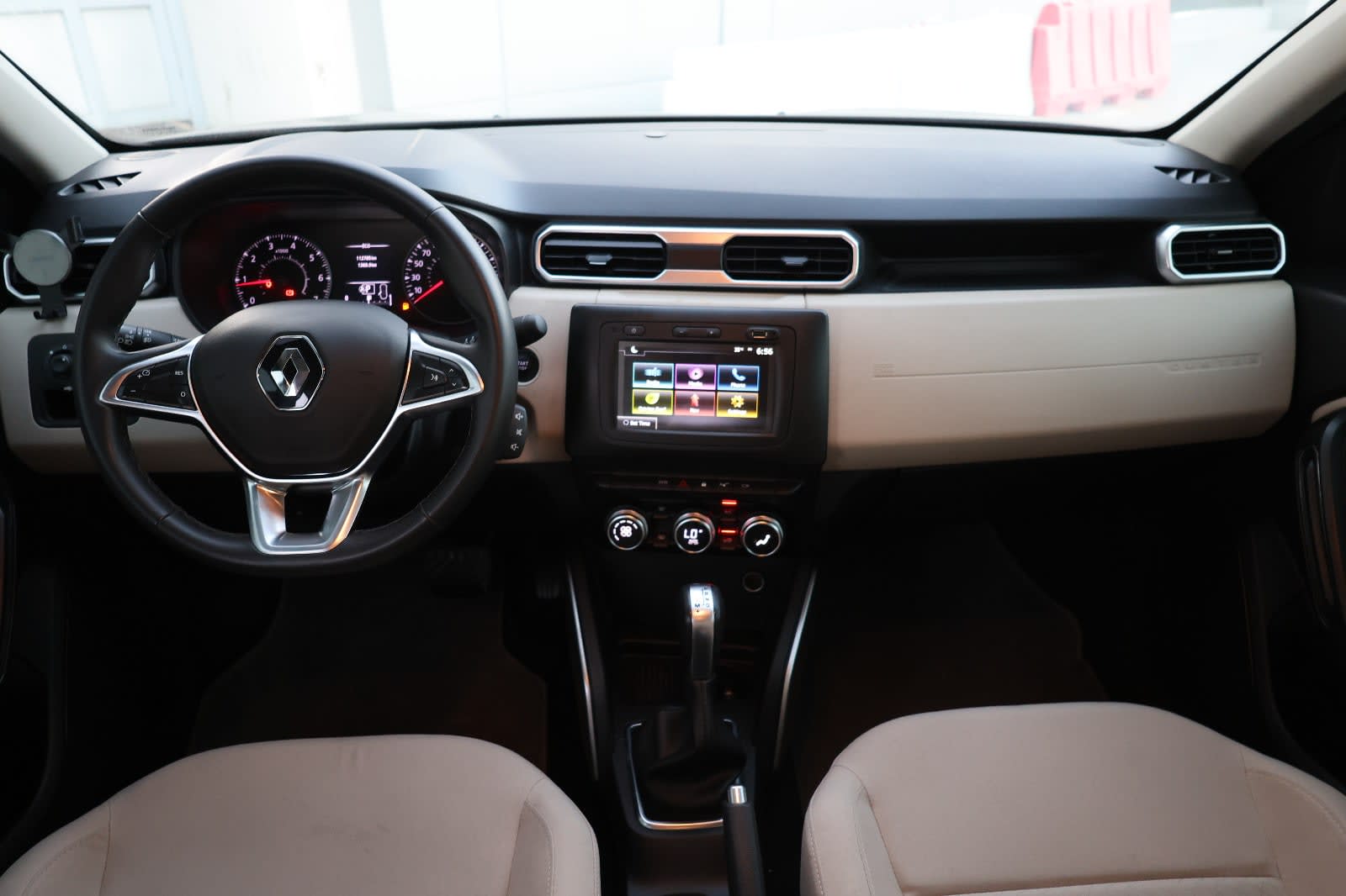 Renault Duster LE 2020 GCC Specs - Fully Loaded SUV-112000KM-EXCELLENT CONDITION - Thumbnail 10