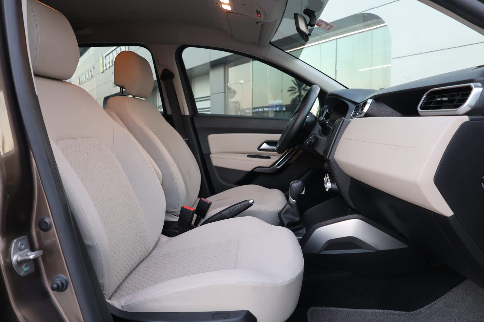 Renault Duster LE 2020 GCC Specs - Fully Loaded SUV-112000KM-EXCELLENT CONDITION - Thumbnail 16