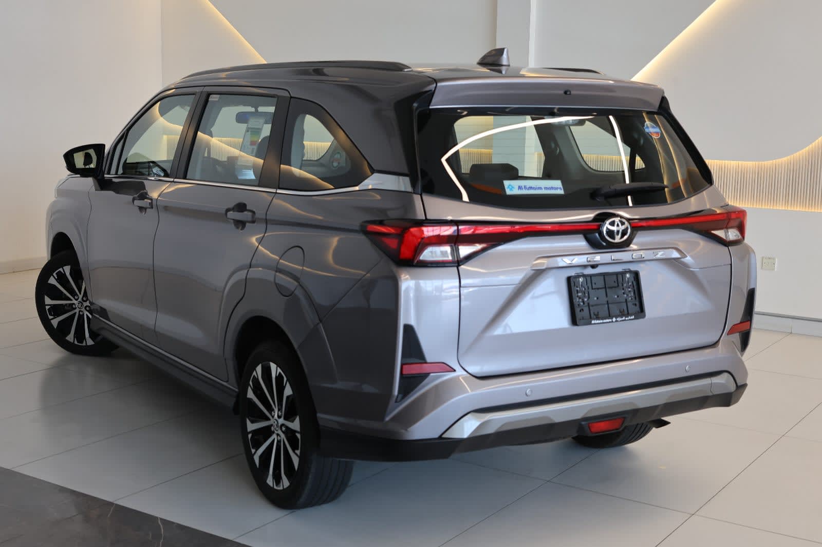 Toyota Veloz GX 2025 GCC Specs-16000km-brand new - Thumbnail 6