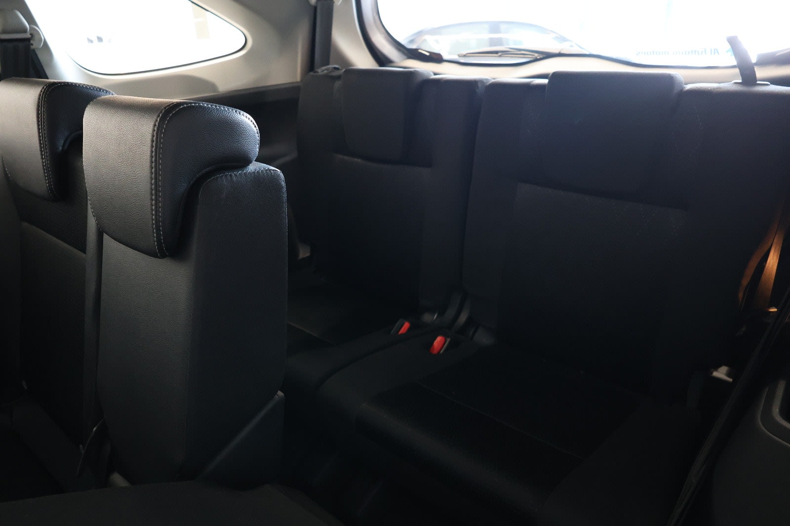 Toyota Veloz GX 2025 GCC Specs-16000km-brand new - Thumbnail 17