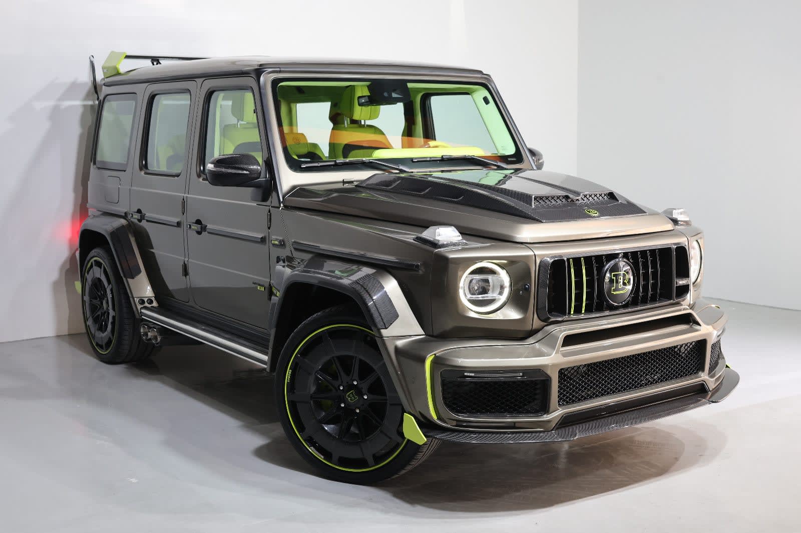 Mercedes-Benz G-Class Brabus G 900 Rocket Edition 2019-94000KM GCC Specs-pristine condition. - Image 1