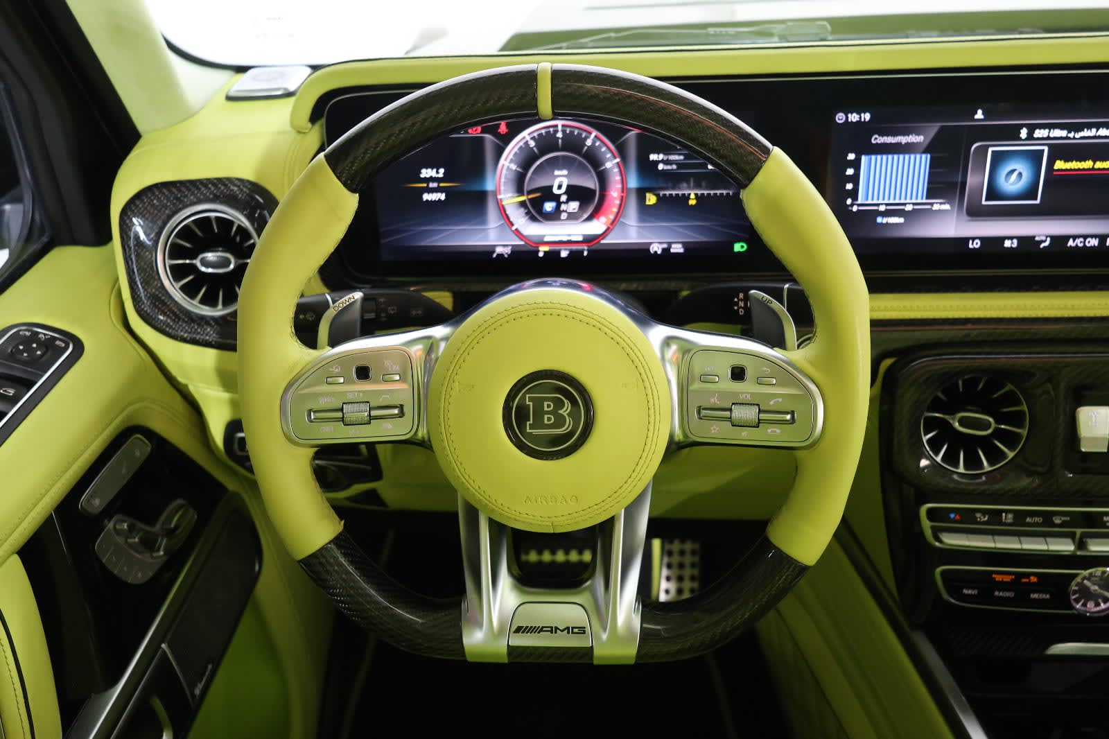 Mercedes-Benz G-Class Brabus G 900 Rocket Edition 2019-94000KM GCC Specs-pristine condition. - Thumbnail 13