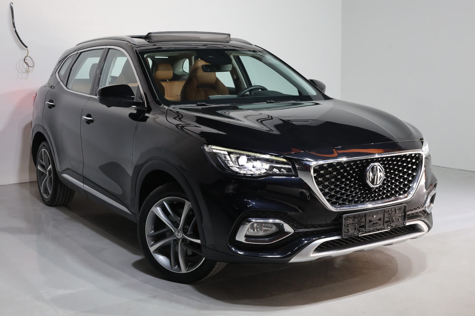 MG HS 2022 30T -77000km-GCC Specs - Excellent Condition - Image 1
