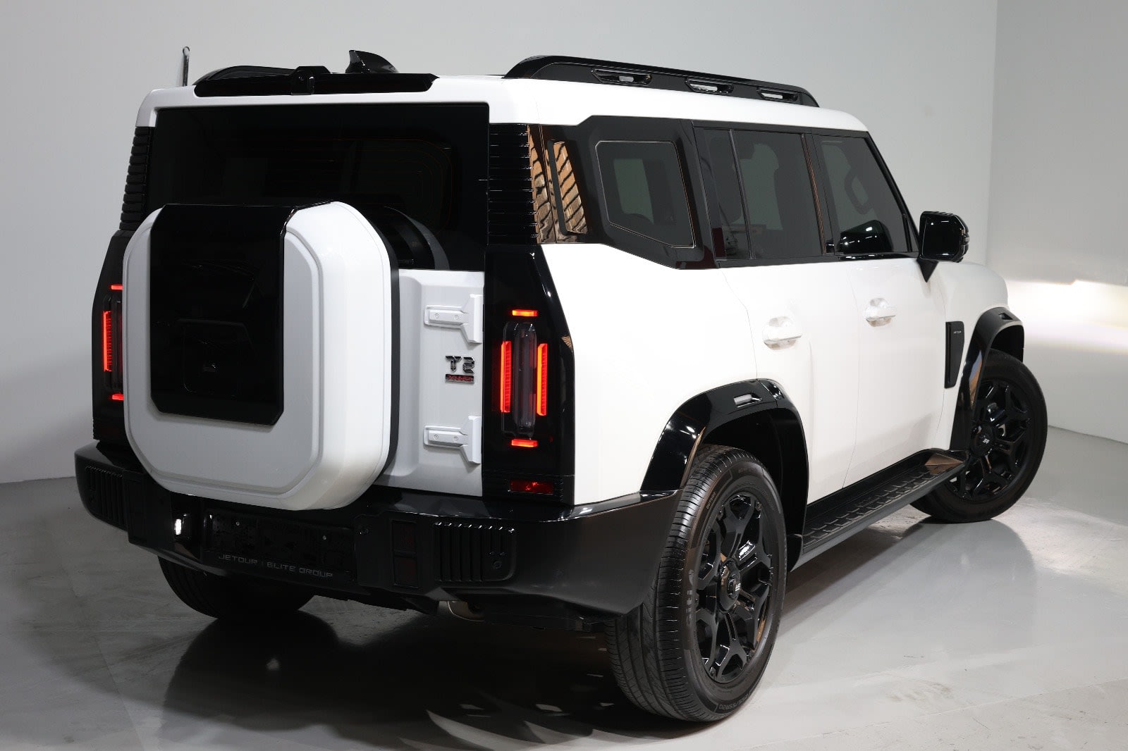 Jetour T2 Luxury Plus 2025 GCC Specs-19000km-Under warranty-Pristine condition - Thumbnail 3