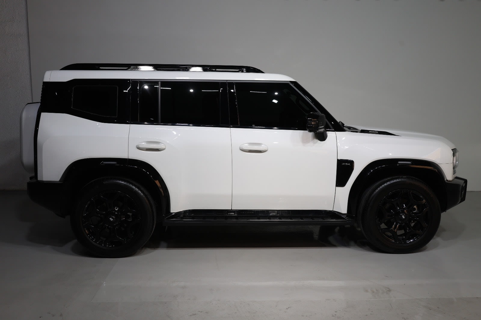Jetour T2 Luxury Plus 2025 GCC Specs-19000km-Under warranty-Pristine condition - Thumbnail 7