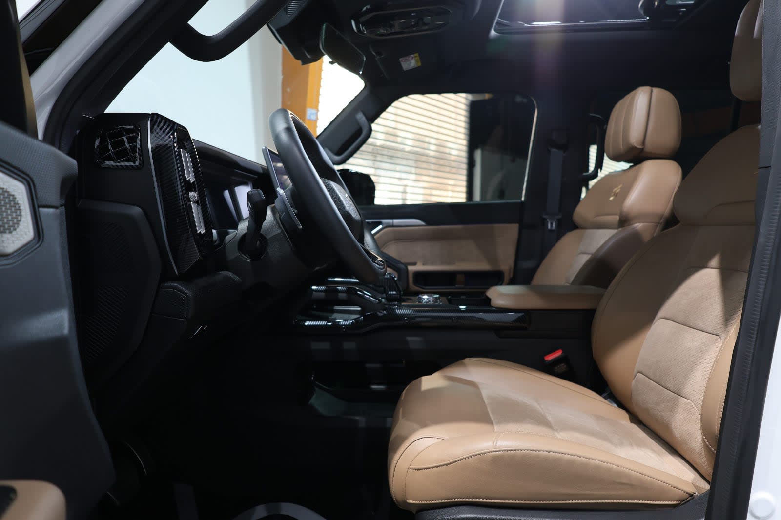 Jetour T2 Luxury Plus 2025 GCC Specs-19000km-Under warranty-Pristine condition - Thumbnail 9