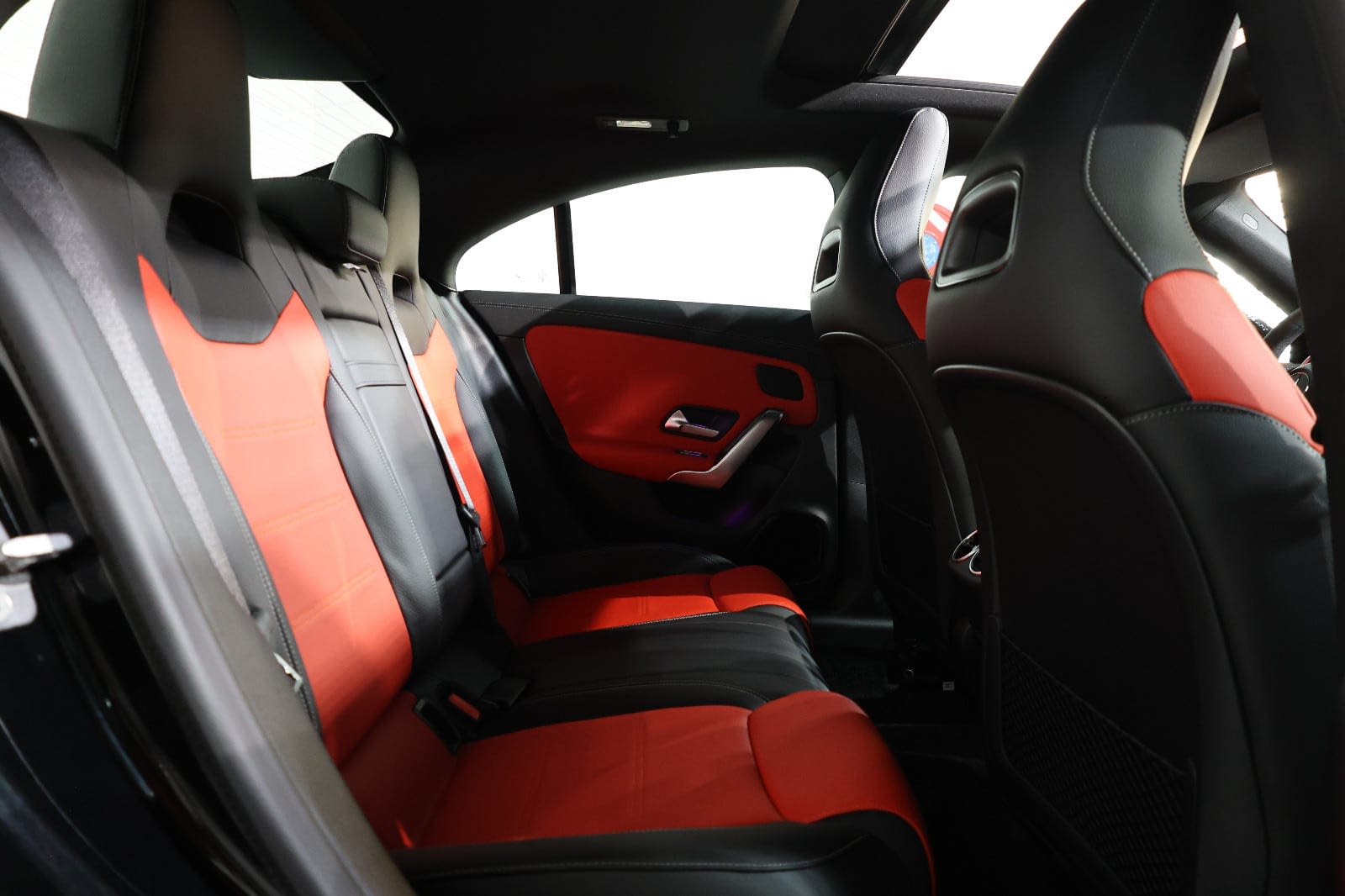 2025 Mercedes-Benz CLA 35 AMG-48km-GCC Specs - Thumbnail 19