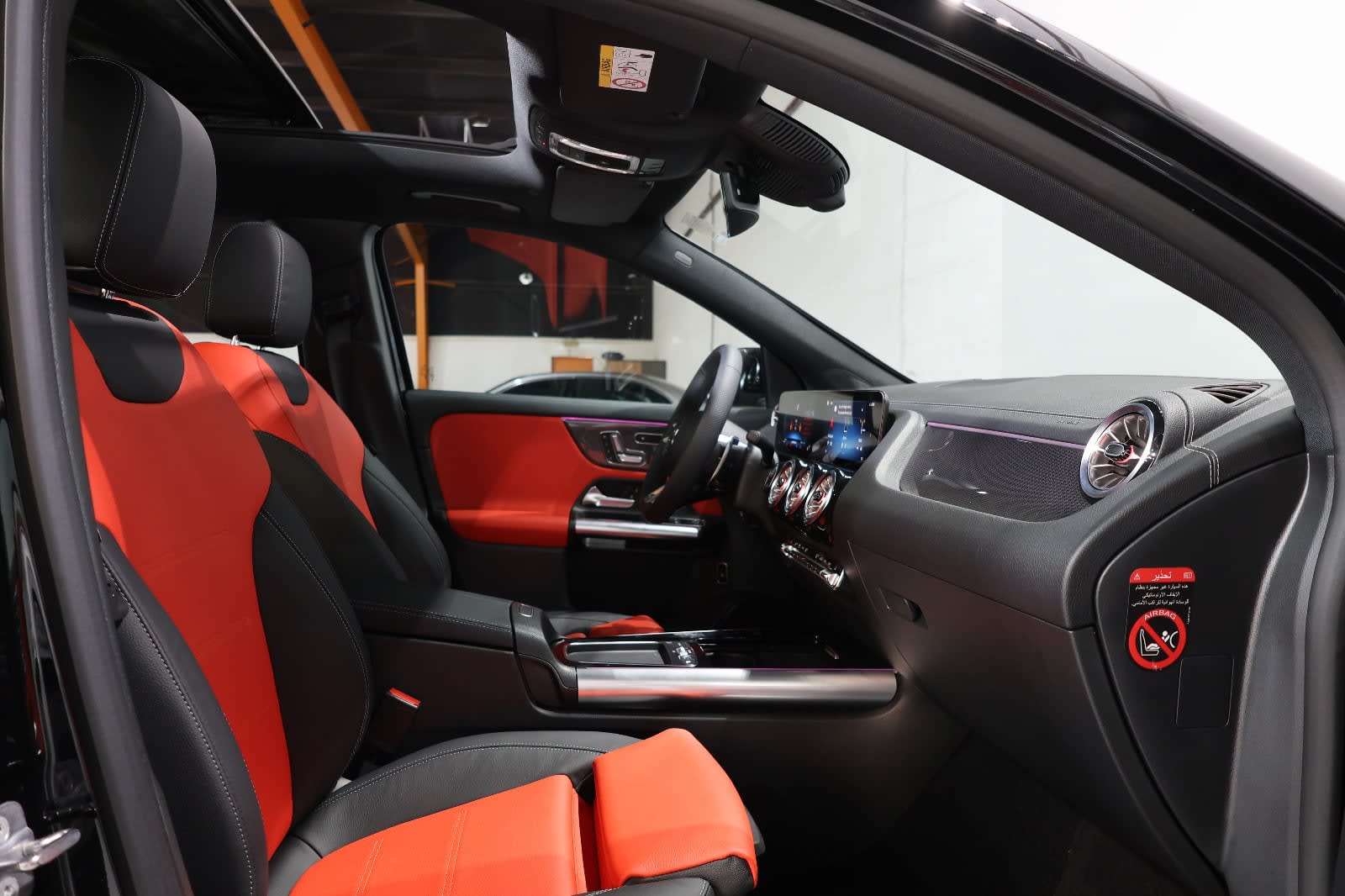 2025 Mercedes-Benz GLA 35 AMG -GCC-spec -brand new -under warranty & service - Thumbnail 12