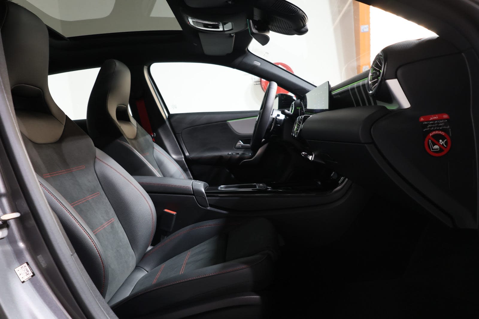 2025 Mercedes-Benz A-Class A 35 AMG -GCC-spec -350KM-under warranty &service - Thumbnail 18