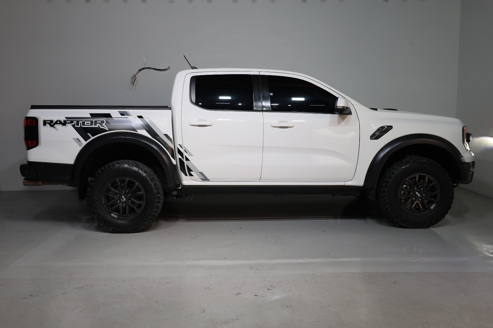 Ford Ranger Raptor 2023 GCC Specs-63000KM-EXCELLENT CONDITION - Thumbnail 7
