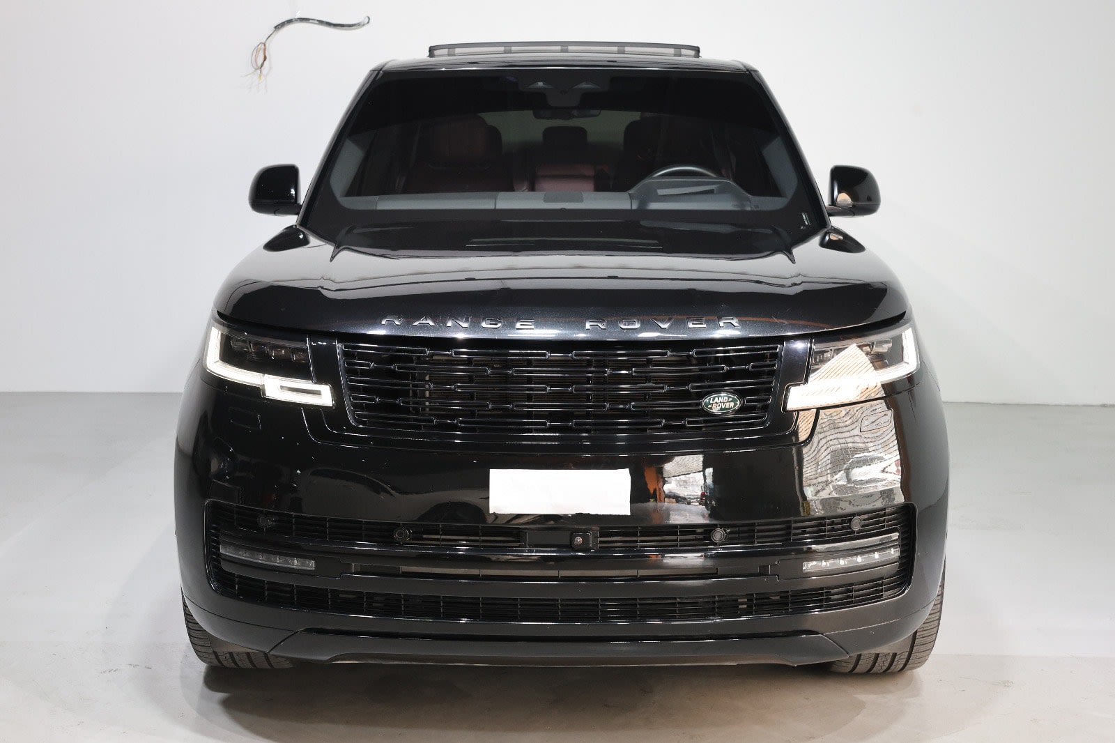 Land Rover Range Rover Vogue LE Supercharged -2022-92000km- GCC Specs - Thumbnail 3