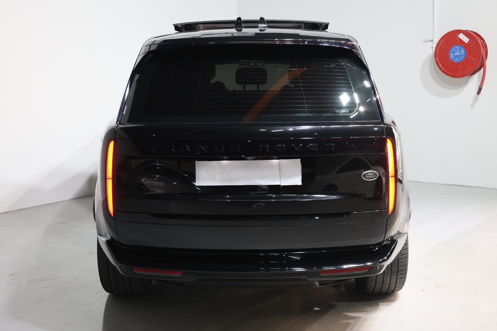 Land Rover Range Rover Vogue LE Supercharged -2022-92000km- GCC Specs - Thumbnail 6