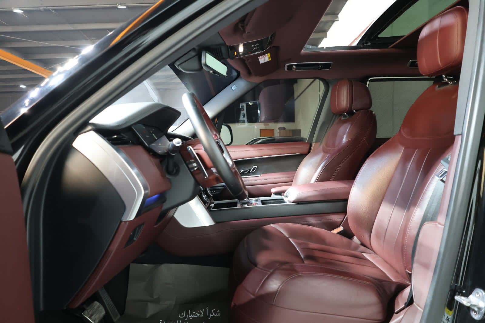 Land Rover Range Rover Vogue LE Supercharged -2022-92000km- GCC Specs - Thumbnail 8