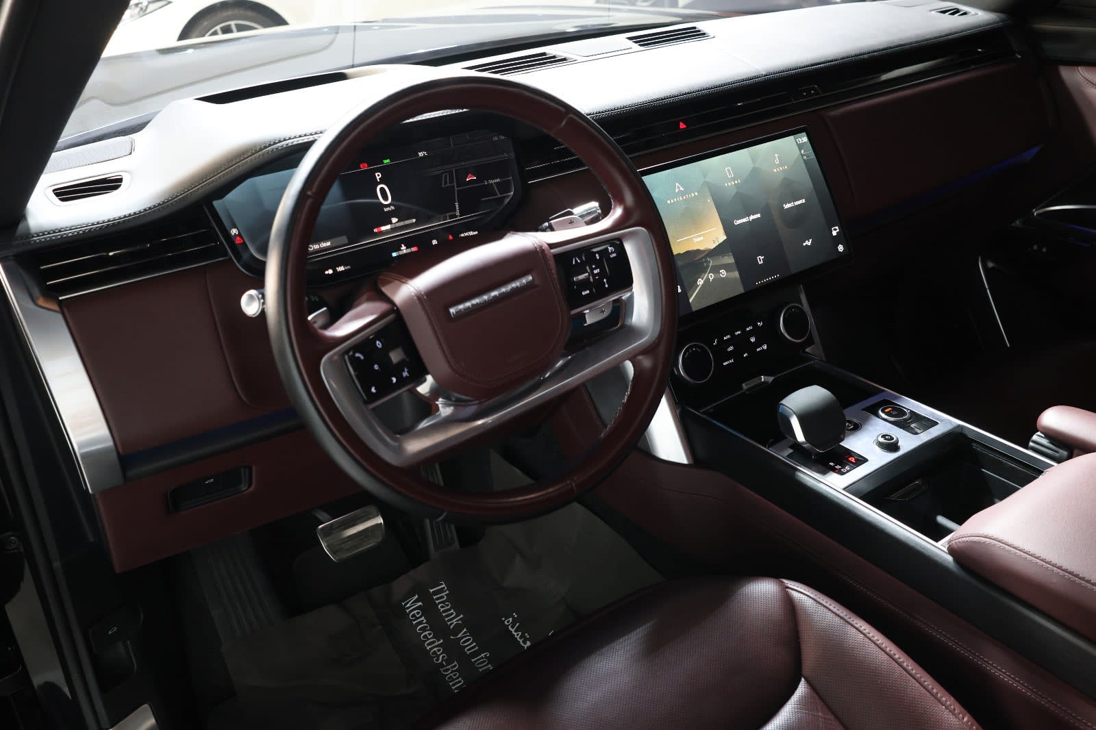 Land Rover Range Rover Vogue LE Supercharged -2022-92000km- GCC Specs - Thumbnail 9