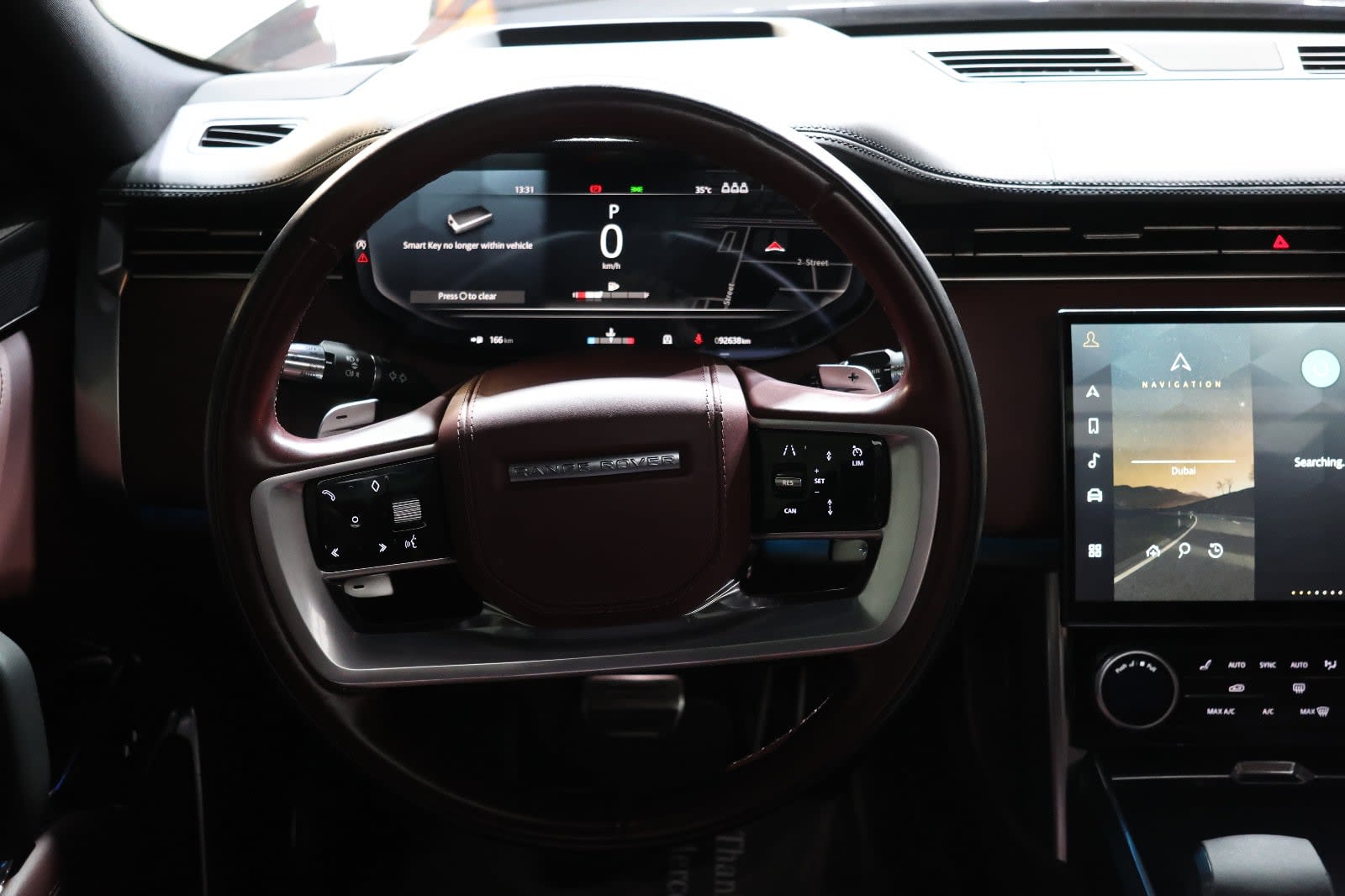 Land Rover Range Rover Vogue LE Supercharged -2022-92000km- GCC Specs - Thumbnail 12